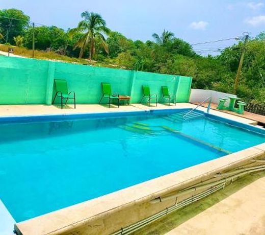 See Belize BAY Sea View Studio with access to Infinity Pool