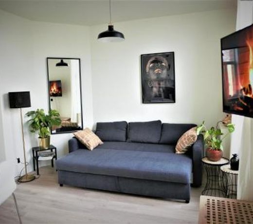 SLEEP INN - Black and White modern flat with cityview