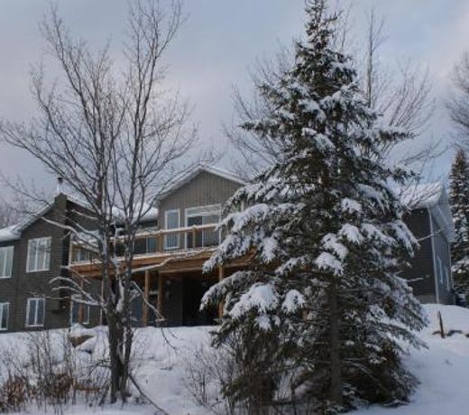 Top of Algonquin Bed and Breakfast