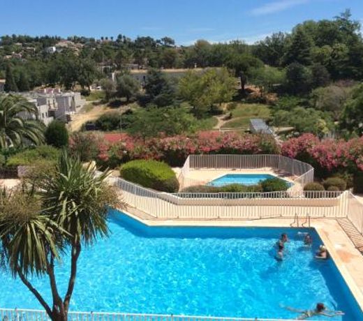 Au calme dans hameau fleuri joli Studio 3 pers piscine parking wi-fi