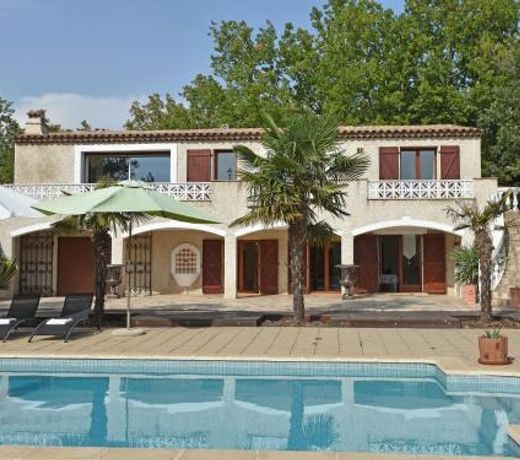 Beautiful modernly decorated Proven al house only 30 kilometres from Cannes