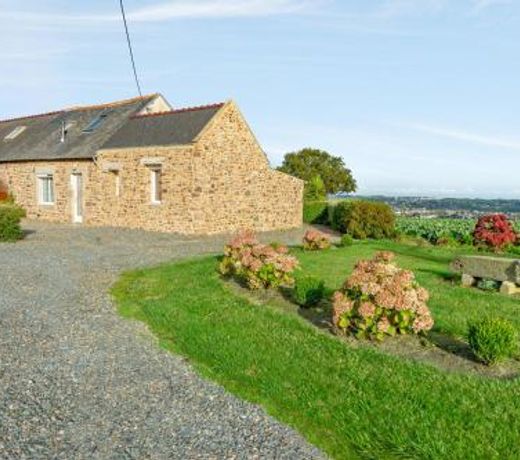 Maison de 2 chambres avec vue sur la mer jardin amenage et wifi a Paimpol