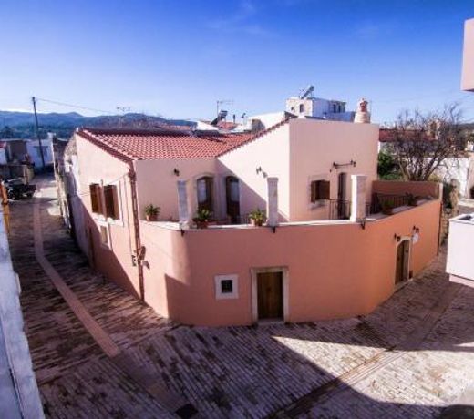 Ariadne Traditional Home