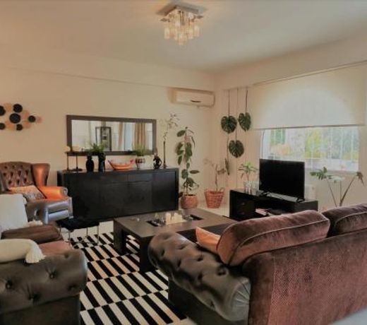 Luxury Garden Apartment Glyfada