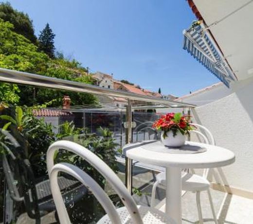 Apartments and rooms Bari