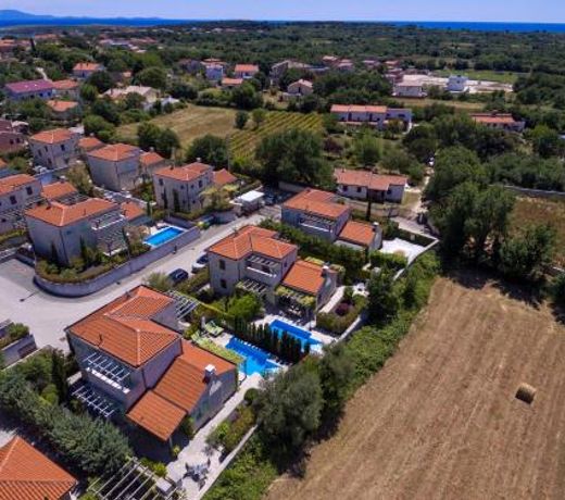 Fabulous villa Zelda with pool near the beach