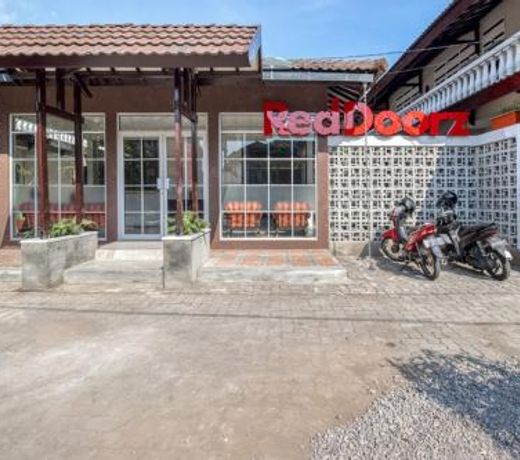 RedDoorz near Malioboro Tugu Station Jogja 2