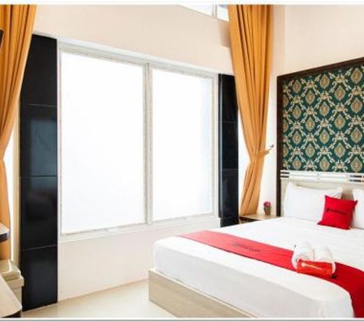 RedDoorz Plus @ Centrium Katamso Medan