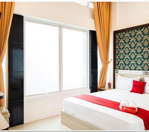 RedDoorz Plus @ Centrium Katamso Medan