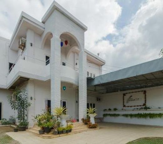 RedDoorz Syariah near Museum Tsunami Aceh 2