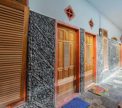 SPOT ON 2211 Rumah Singgah 007wijaya
