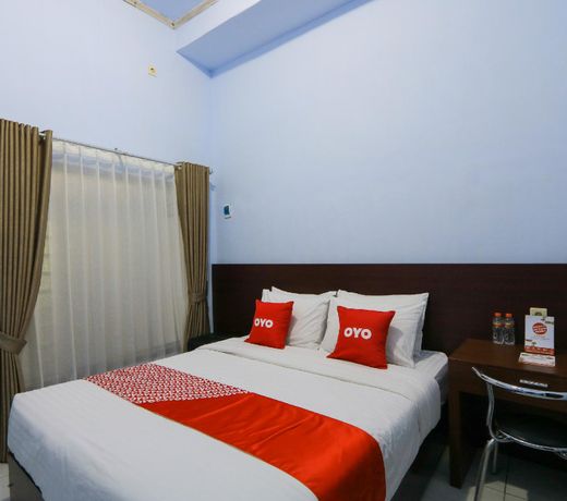 OYO 2453 Artha Graha Vip
