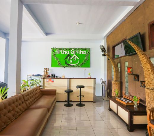OYO 2453 Artha Graha Vip