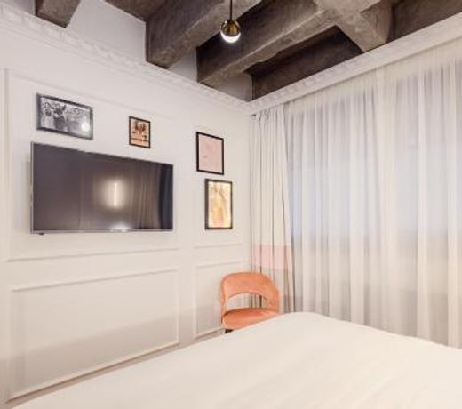 Brown BoBo, a member of Brown Hotels