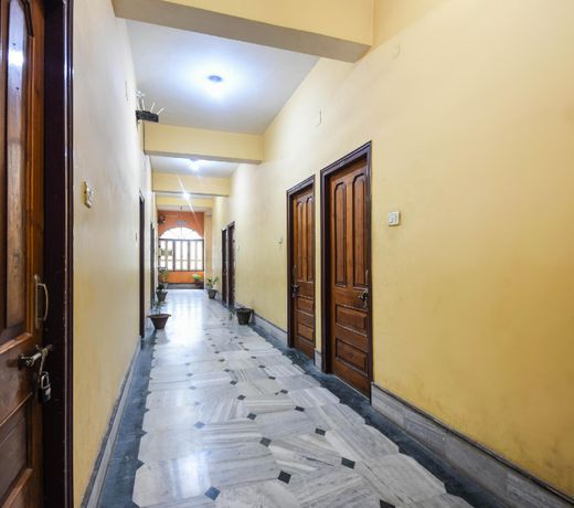 SPOT ON 64296 Hotel Rajamahal