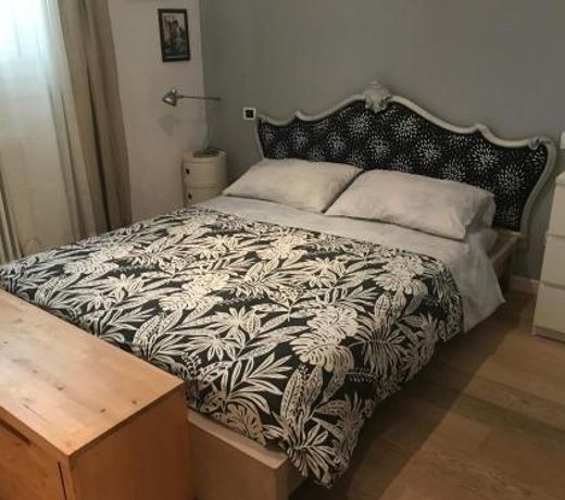 camera con bagno privato e parcheggio