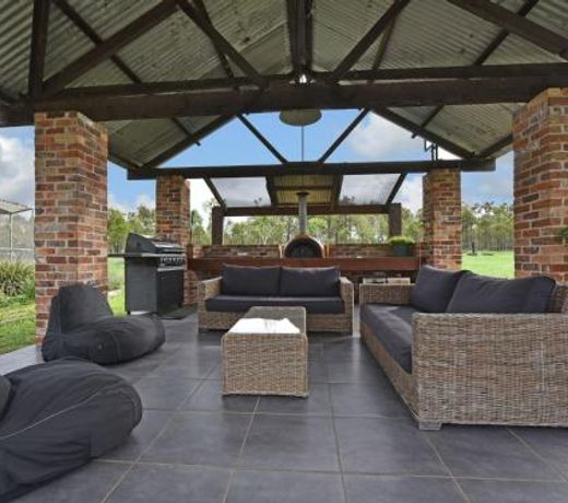 Kelman Cottage with pool and beautiful native wildlife
