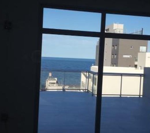 Hermoso Depto. Muy Luminoso, a pasos del Mar!