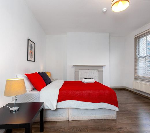 CLEMENCE STREET - DELUXE GUEST ROOM 6