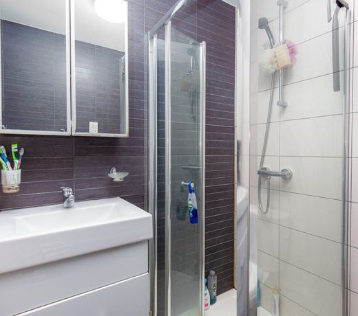 CLEMENCE STREET - DELUXE GUEST ROOM 6