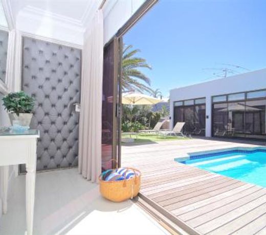 OCEAN BREEZE SUNSET BEACH - Cape Town