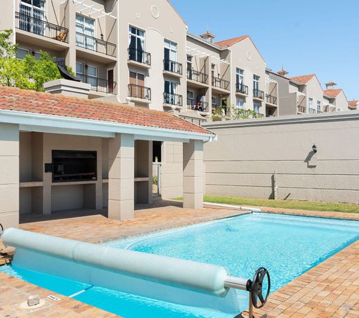 Century On Lake Luxury Apartments