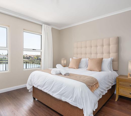 Century On Lake Luxury Apartments