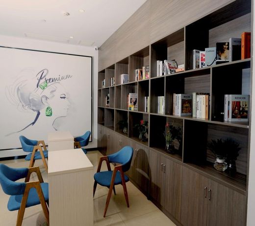 7 Days PremiumÂ·Yichang Yiling