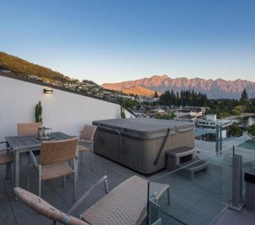 Shotover Penthouse & Spa by Staysouth