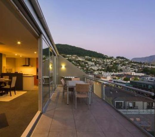Shotover Penthouse & Spa by Staysouth