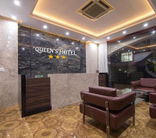 QUEEN'S HOTEL
