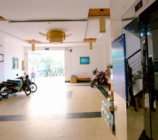 Huong Quynh Hotel