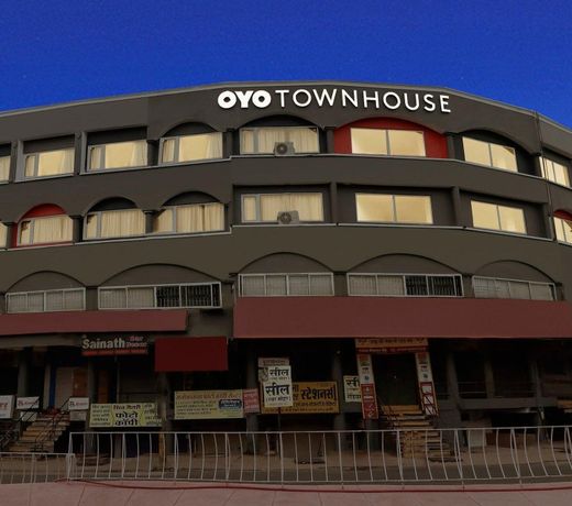 OYO Townhouse 135 Gandhi Hall