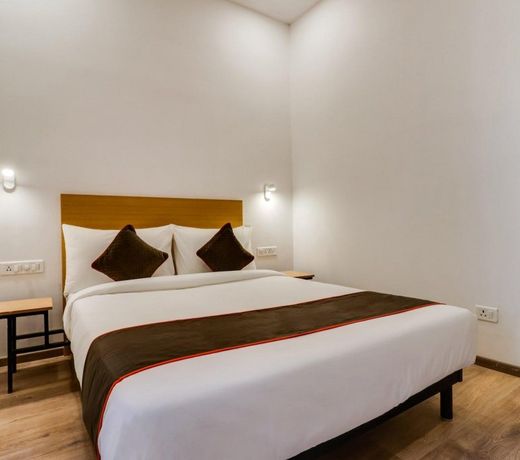 OYO Townhouse 135 Gandhi Hall