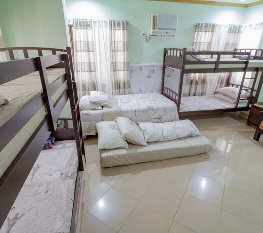 UFH Room #2 for 4-8 Guests