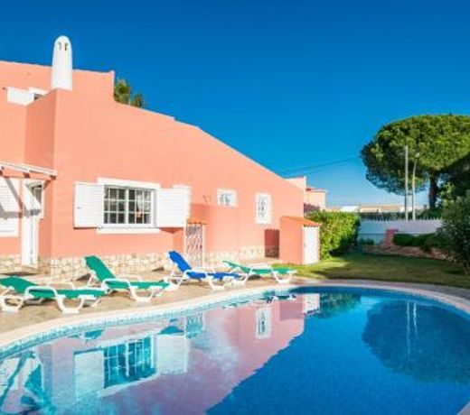 Villa Paraiso Spacious and Central To enjoy best beaches AC WIFI GARDEN POOL