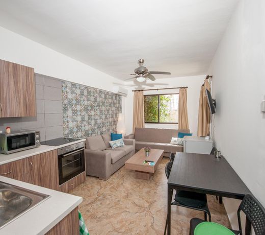 Ha.De.Co. Holiday Apts. B