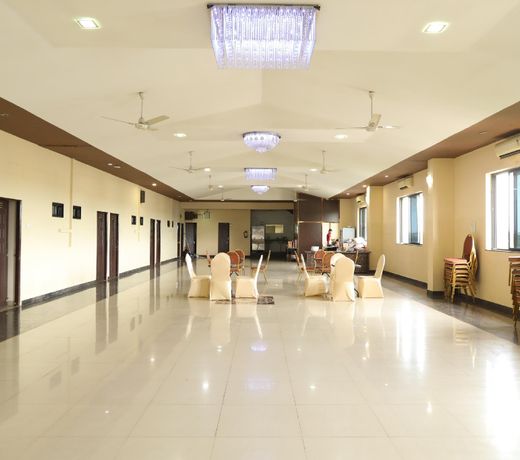 OYO Flagship 64715 Orient Palace
