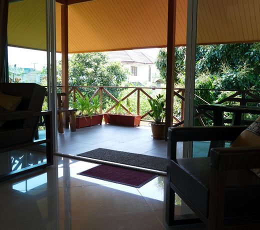 Itsari's Guest House , 2 bedroom flat + verandah
