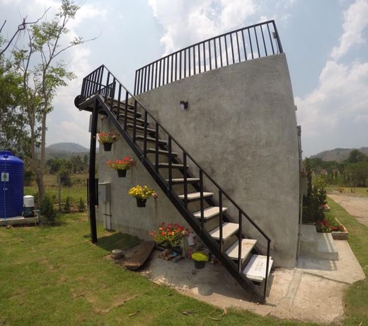 The Leaf Homestay/ bungalow for 2 with rooftop (2)