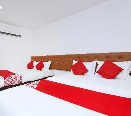 OYO 89672 Eg Hotel Jj
