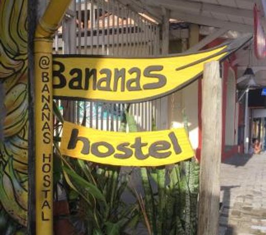 BANANAS HOSTEL