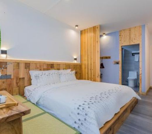 ChangShe Wooden House Inn (Tailored local experience recommendation)