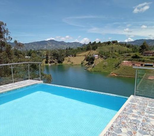Paradise Lake Finca Hotel