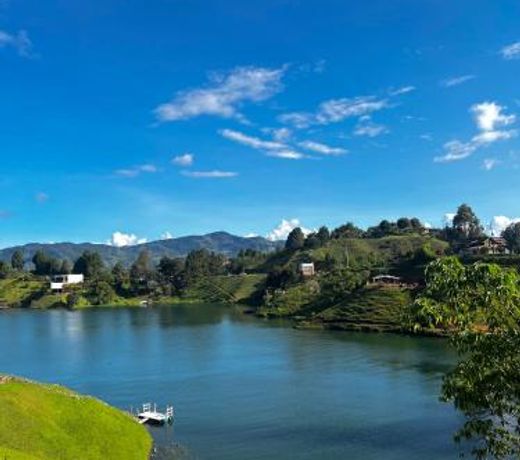 Paradise Lake Finca Hotel