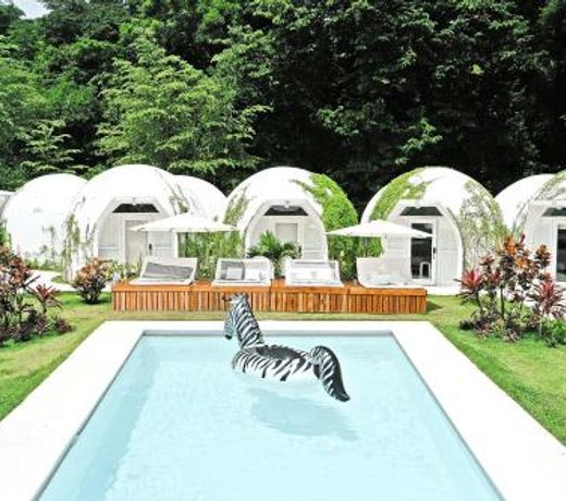 Igloo Beach Lodge