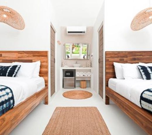 Igloo Beach Lodge