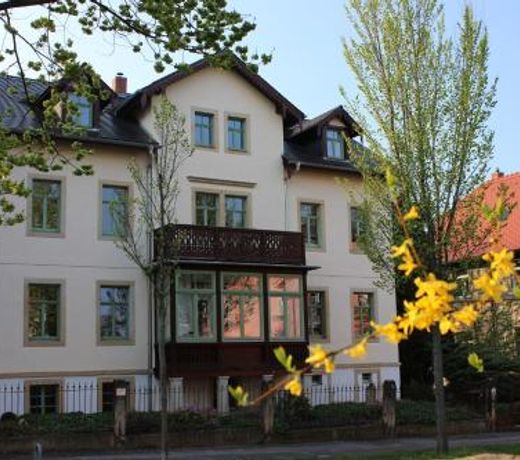 Traumhafte Etagenwohnung in Günderzeitvilla