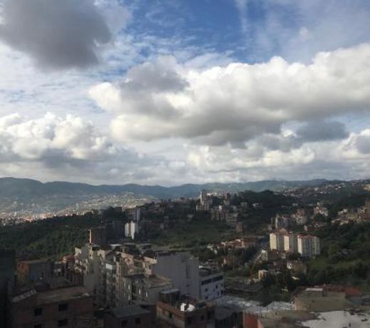 Super appartement de luxe T4 a la ville de Bejaia