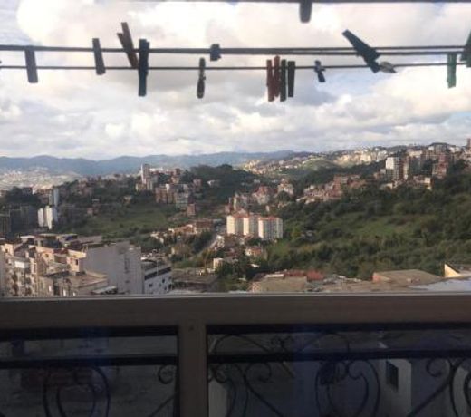 Super appartement de luxe T4 a la ville de Bejaia